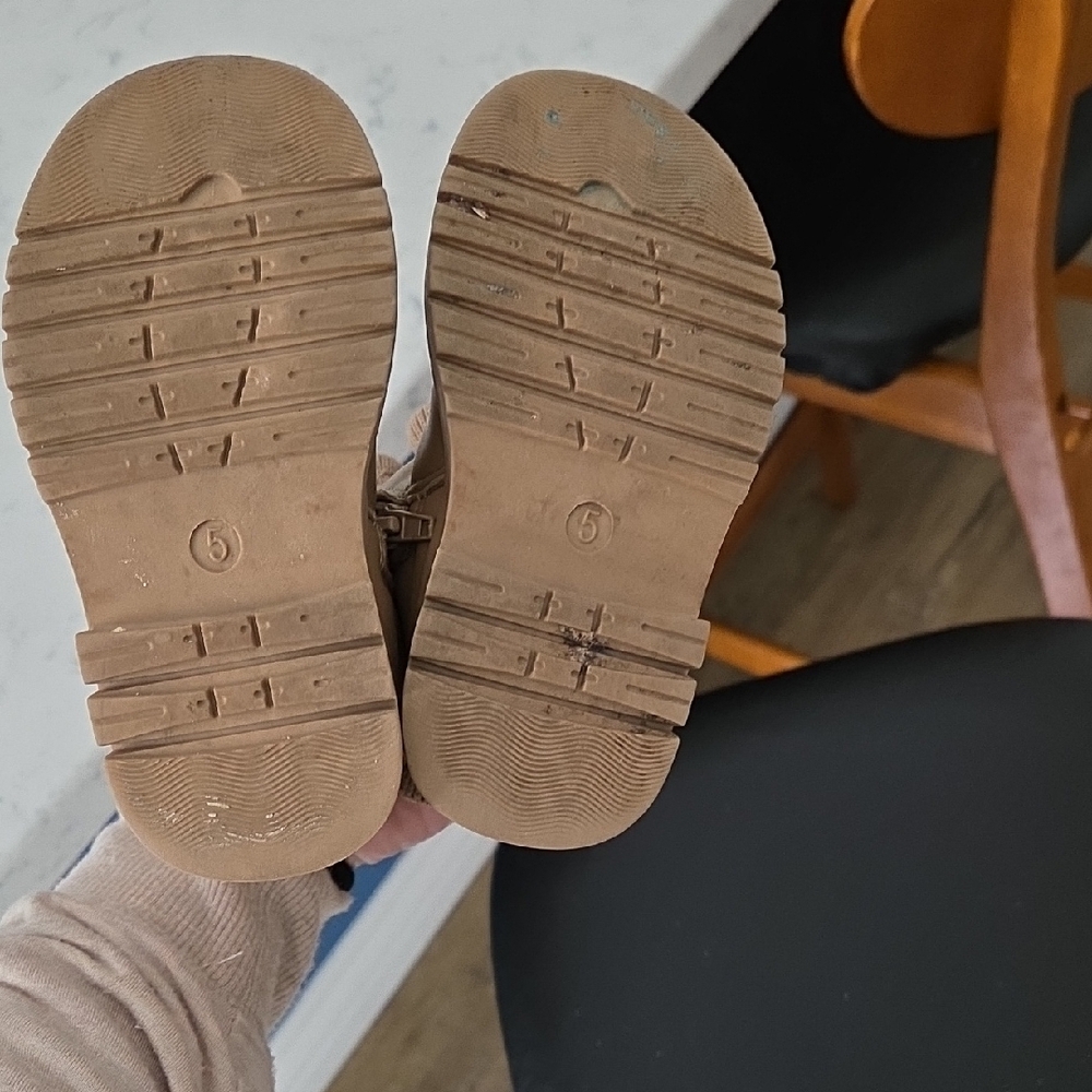 Toddlet Tan Ruffle Ankle Boots - Picture 5 of 5
